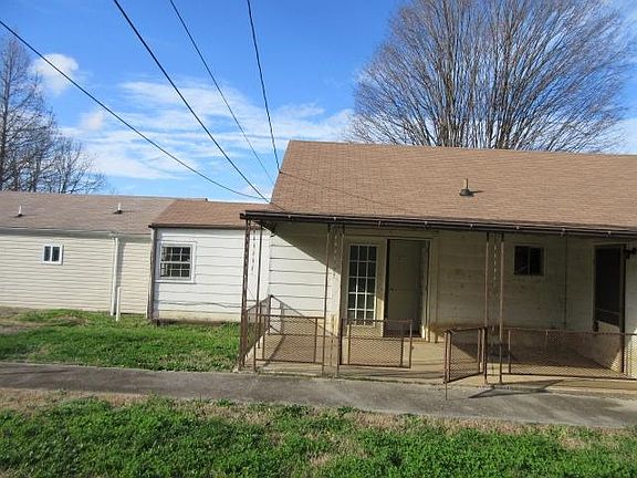2nd image of 428 NE Oglewood Ave