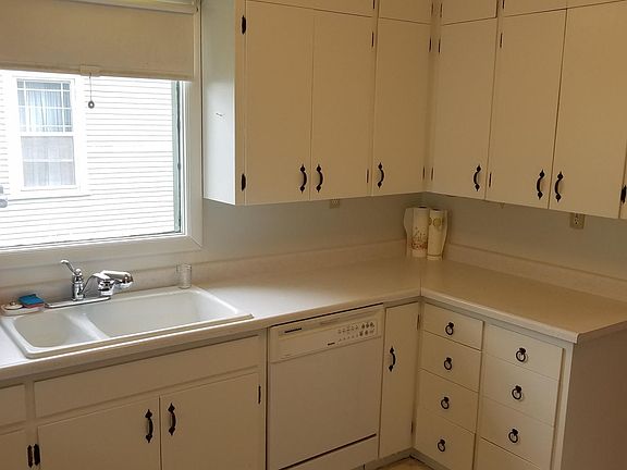 Kitchen - Lots of cabinets.