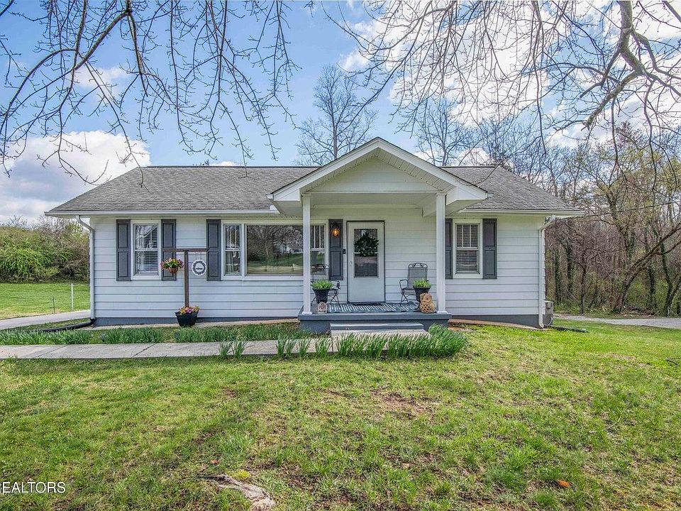 1st image of 125 Clark Ln