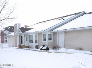 1896 Waterford Pl SW, Rochester, MN 55902