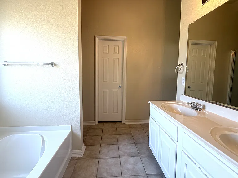 314 Shire Ln — Photo 10