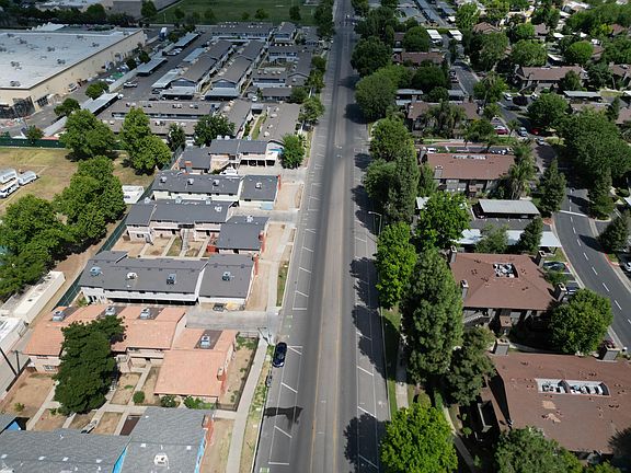 3rd image of 4833 E Lane Avenue