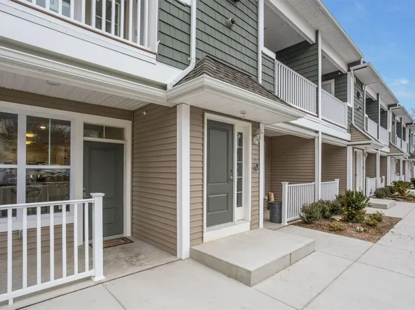 1046 New York Ave Unit 14, Huntington Station, NY 11746