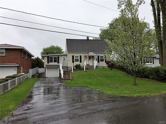 2nd image of 105 Stockton Pl