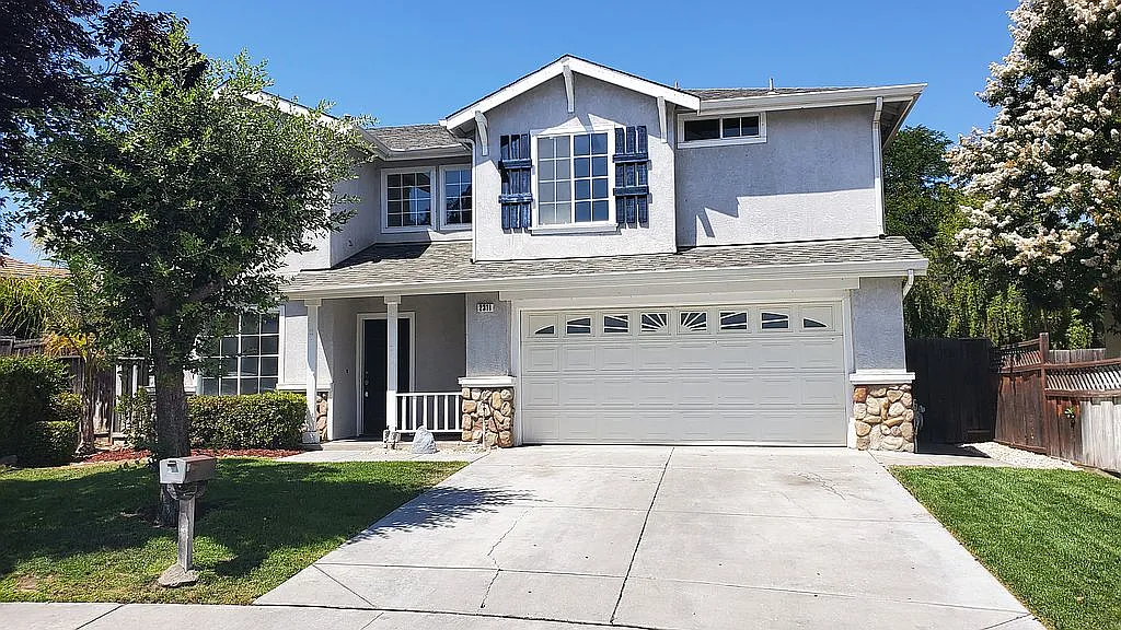 2311 Paradise Ct photo 1