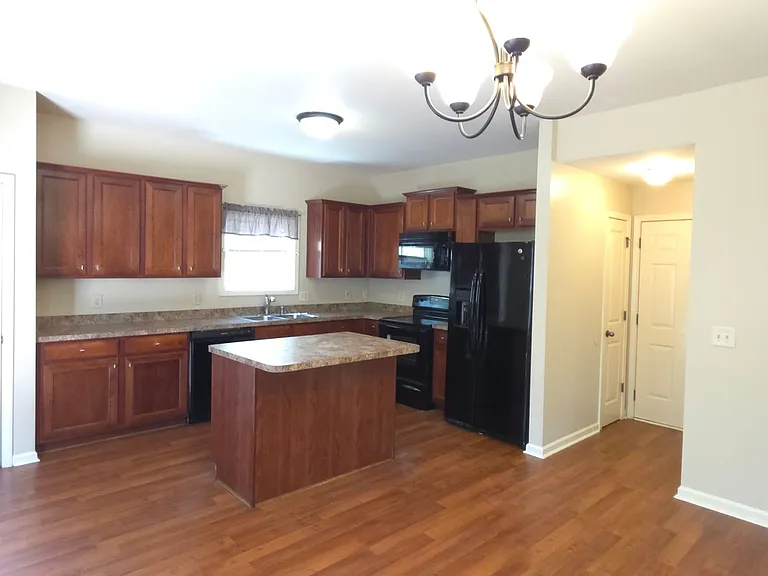 237 Ascott Ln — Photo 4