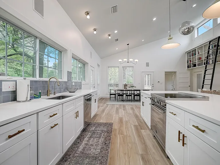 5511 N Dunlap Rd — Photo 46
