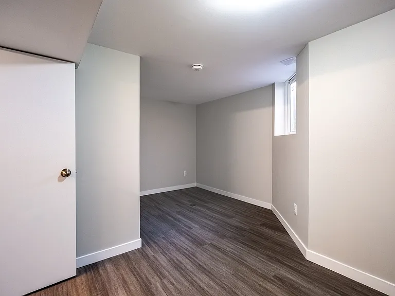 15 Millwood Cres — Photo 17