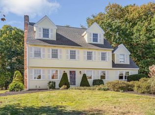 9 Longview Cir, Pelham, NH 03076