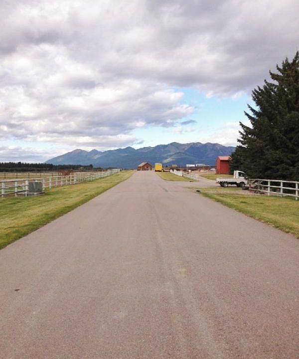 2nd image of 176 Hill Rd