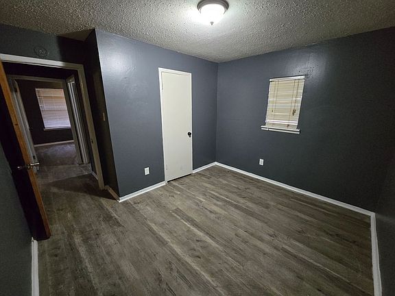 4th image of 224 Lynn Dr APT C