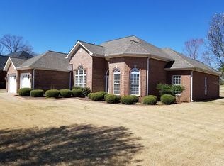 242 Plantation Springs Dr, Florence, AL 35630