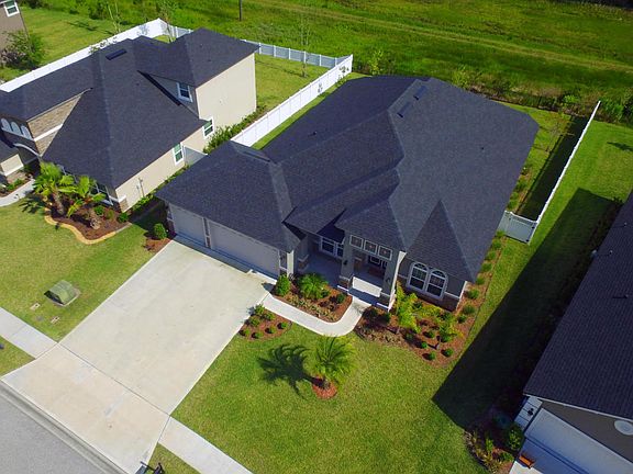 2nd image of 240 Ellsworth Cir