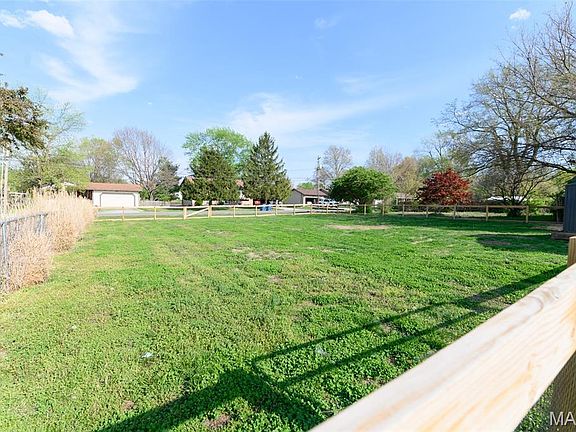 5th image of 4500 Lake Dr