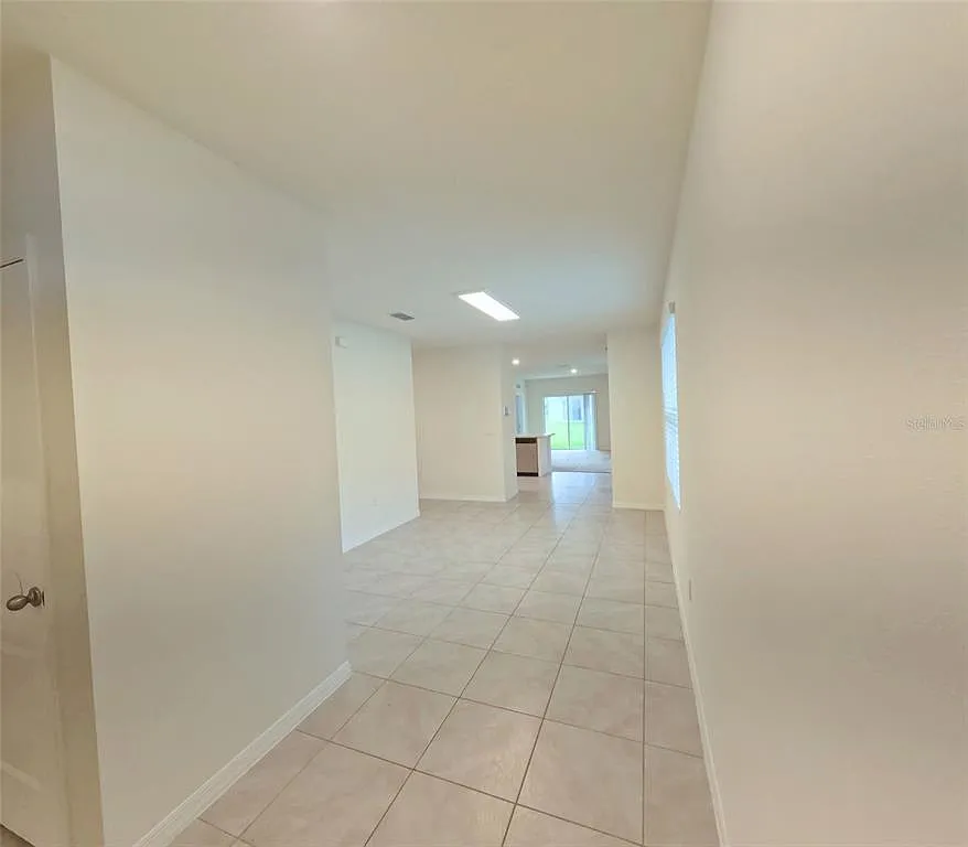 3 bed, 2.0 bath, 1510 sqft, $2,300 — Photo 4