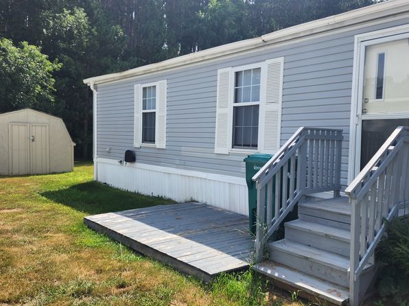 7 Deerfield Pines Dr