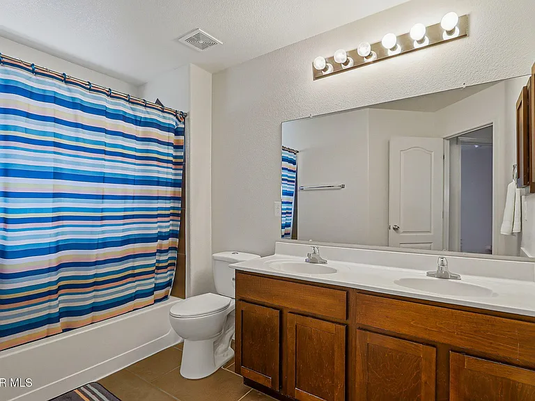 14668 Oldenberg Ct — Photo 35