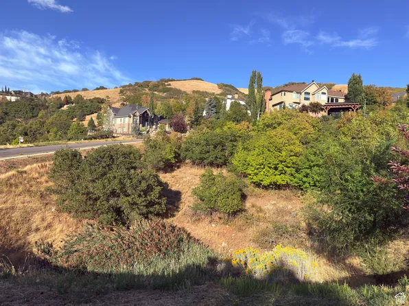 348 E Hidden Lake Dr, Bountiful, UT 84010