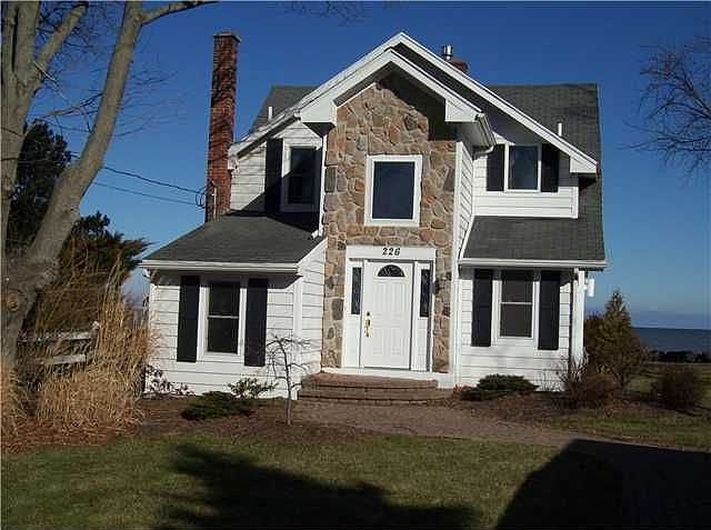 1st image of 226 Lake Shore Dr