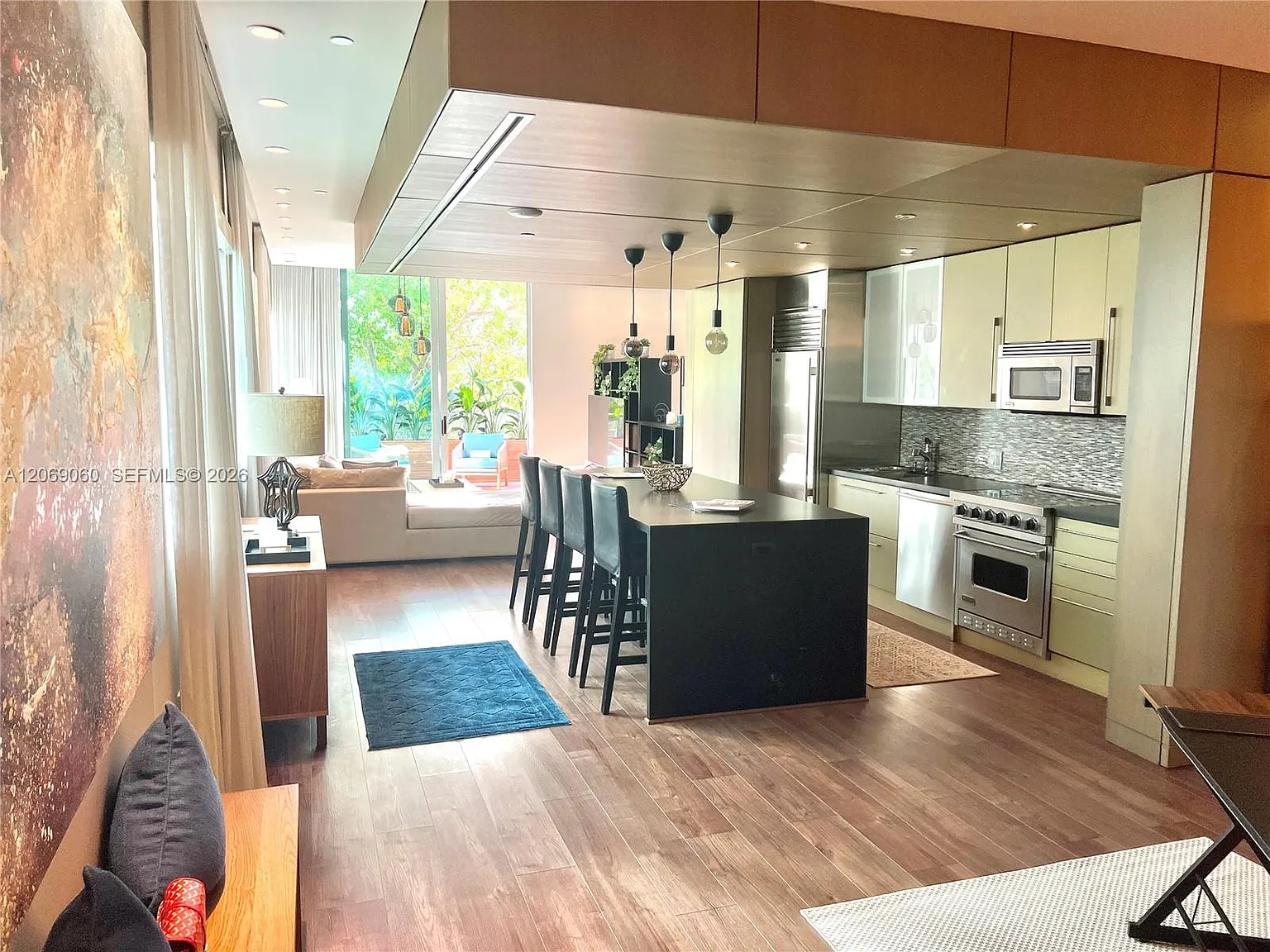 The Montclair Condo — Photo 2