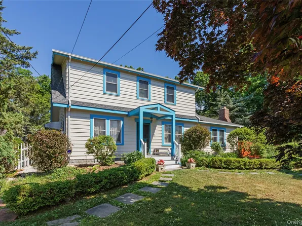 65 Hedges Road, East Patchogue, NY 11772