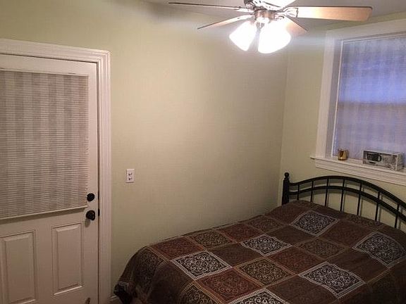 Second Room/Den
