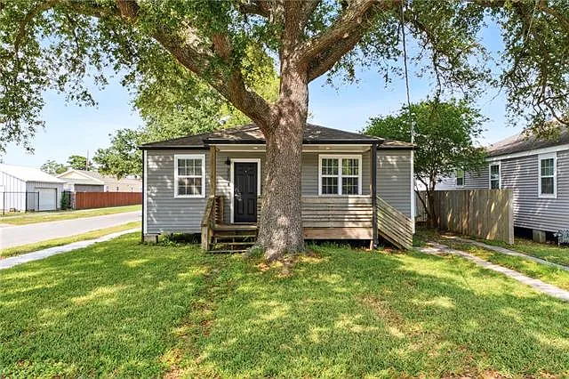 327 Warrington Dr