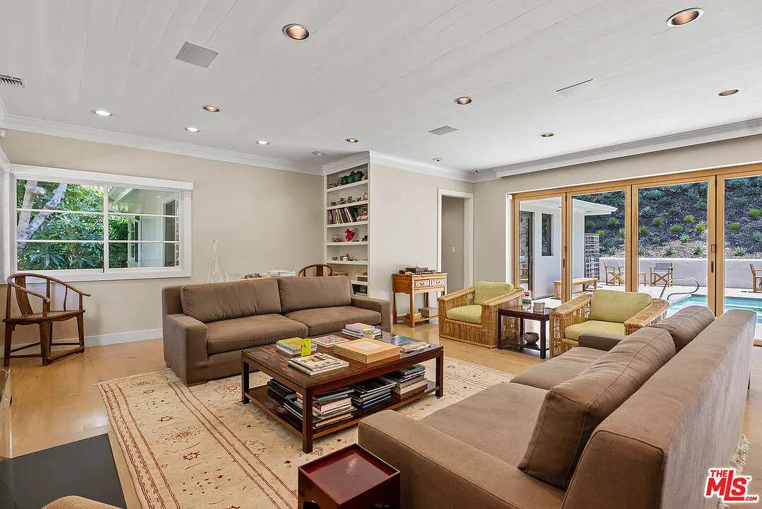 2 bed, 2.5 bath, 2132 sqft, $22,500 — Photo 3