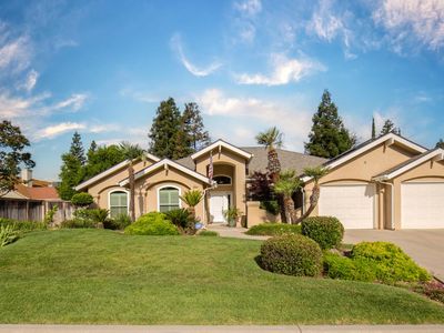 9075 N Woodlawn Dr, Fresno, CA, 93720