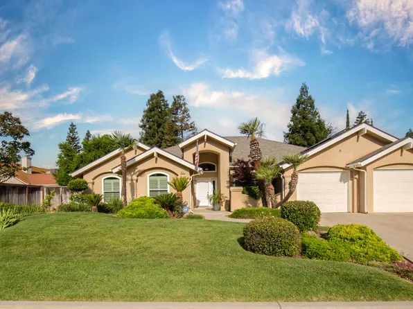 9075 N Woodlawn Dr, Fresno, CA 93720