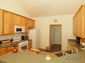 4th image of 32551 Friendship Dr