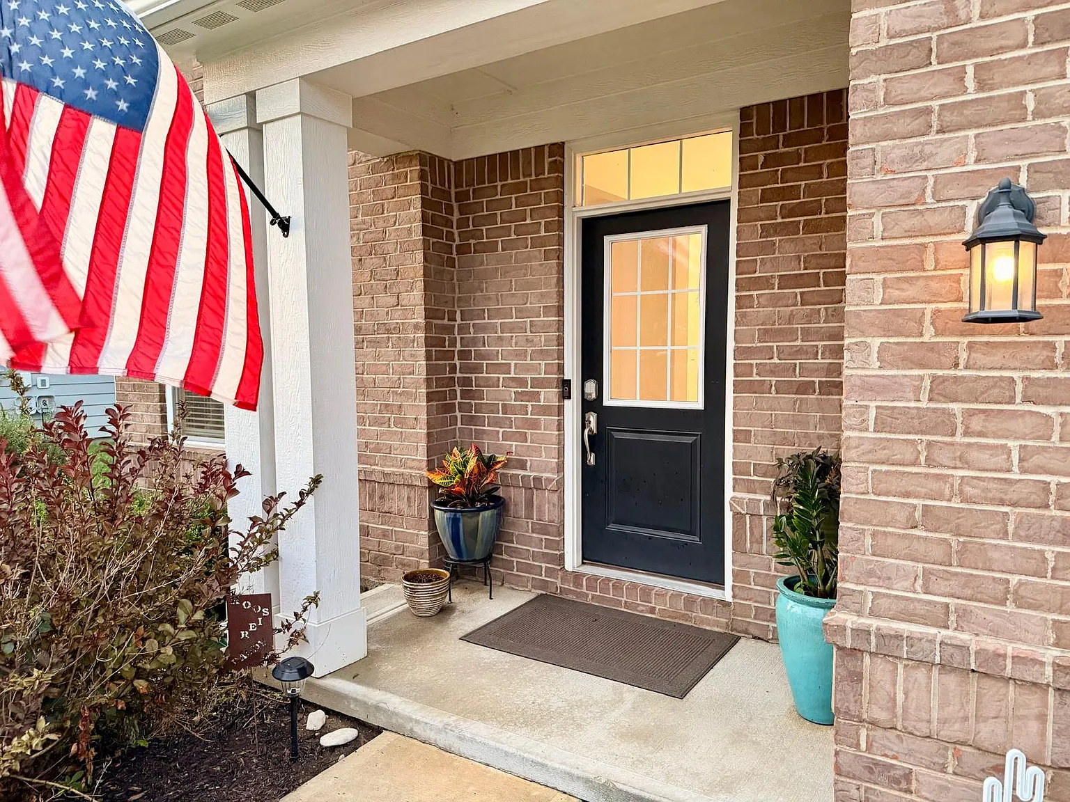 5 bed, 3.5 bath, 3274 sqft, $3,400 — Photo 3
