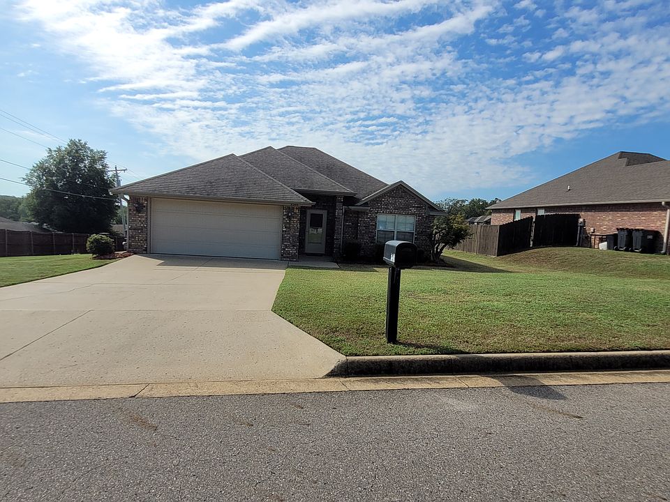 1st image of 2326 Amy Ln