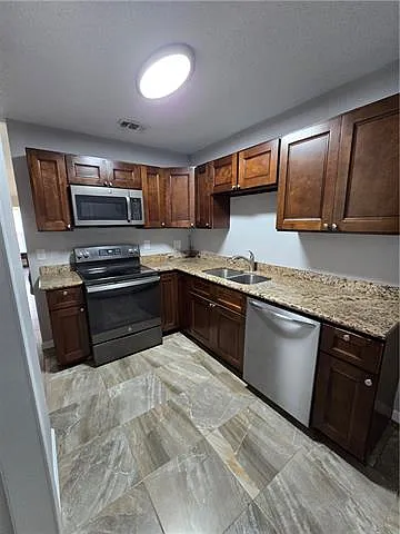 508 Heritage Cv — Photo 11