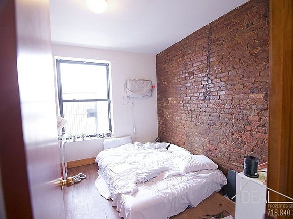 5th image of 433 Dekalb Ave APT 4R