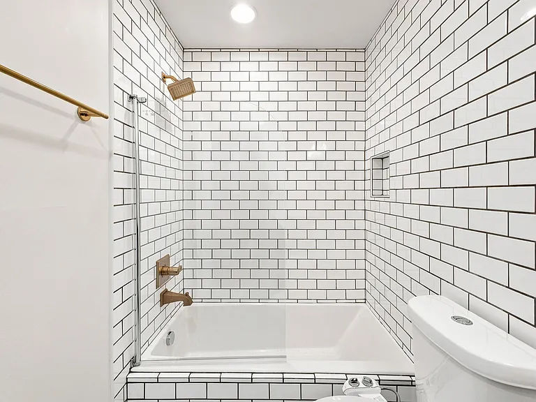55 W Livingston Ave #203 — Photo 9