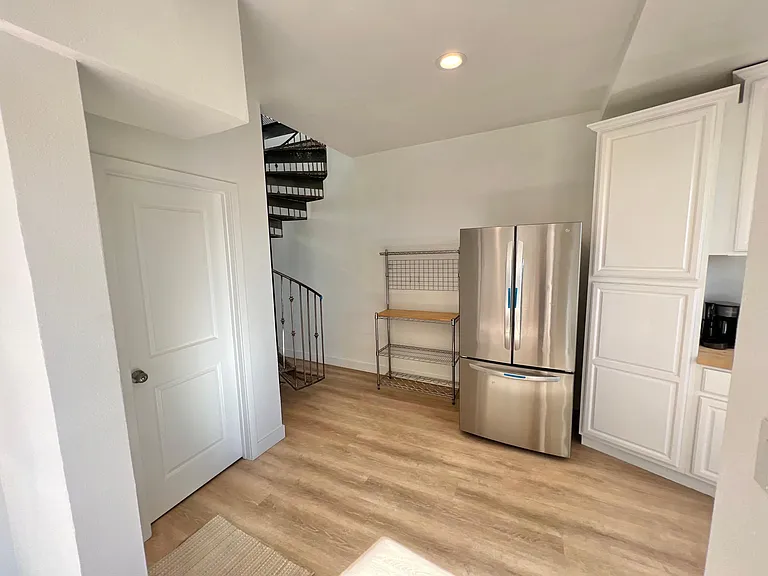 1053 De Garmo Dr — Photo 19