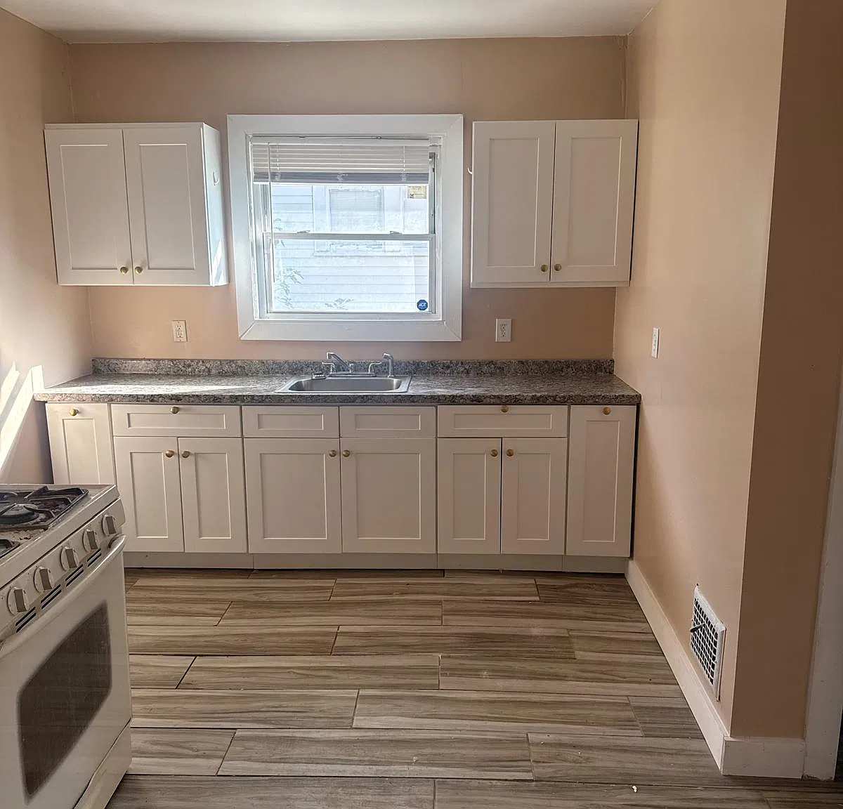 3 bed, 1152 sqft, $1,400 — Photo 4