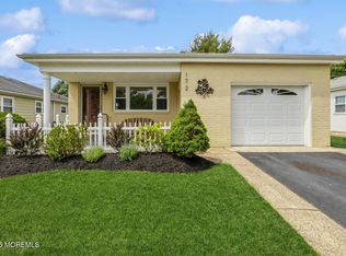 172 Bonaire Dr, Toms River, NJ 08757