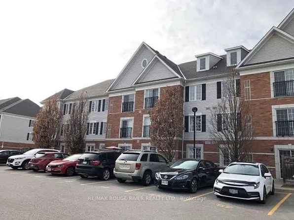90 Aspen Springs Dr #102, Clarington, ON L1C 5N3