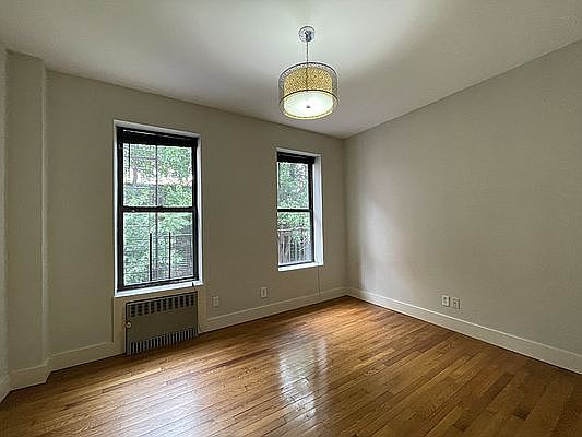 2nd image of 481 Montgomery St APT 2