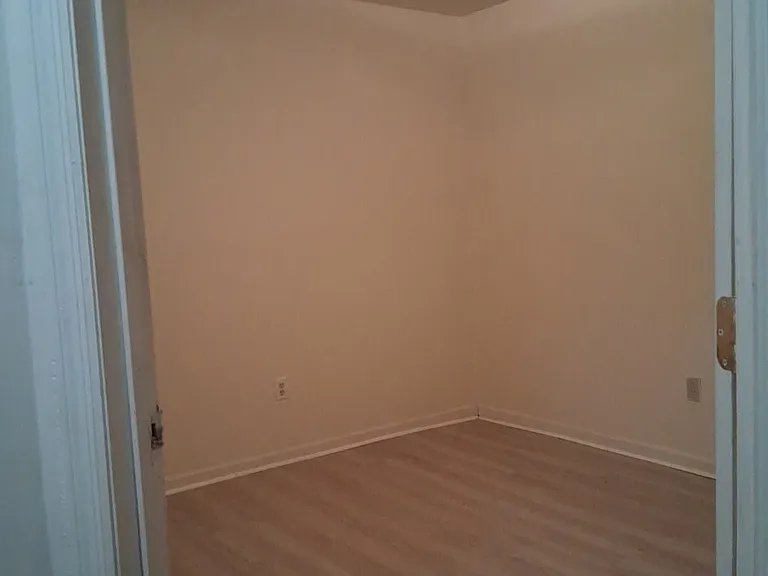 103 Rue Royale #B — Photo 3