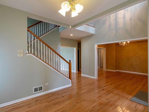 3rd image of 3601 Creekside Ct