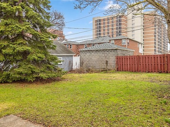 5th image of 30 Raleigh St