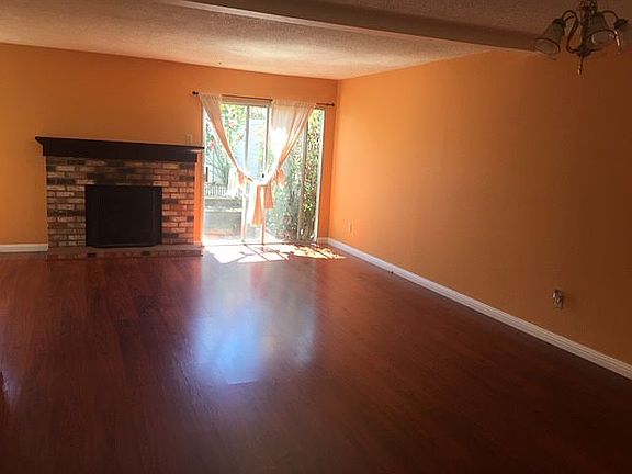 4th image of 212 Shoreline Dr