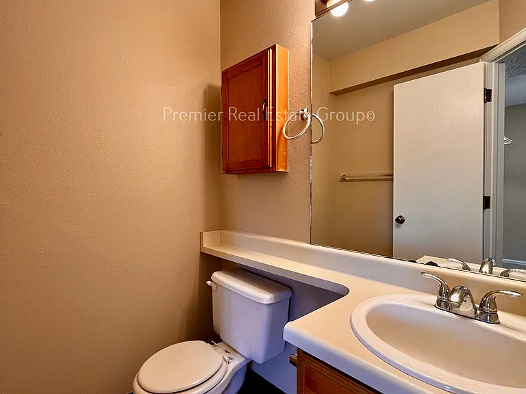 918 London Green Way — Photo 13