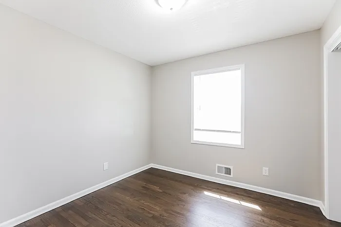 804 W Jones St — Photo 10