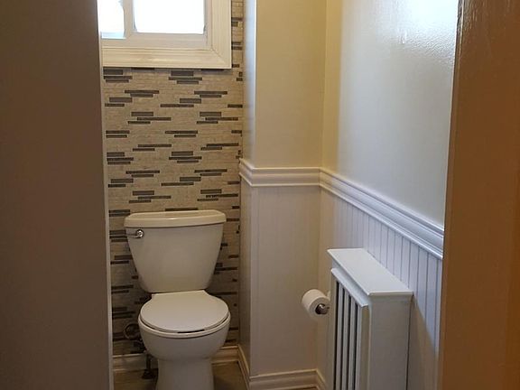 2nd image of 3424 Henry Ave Floor 1