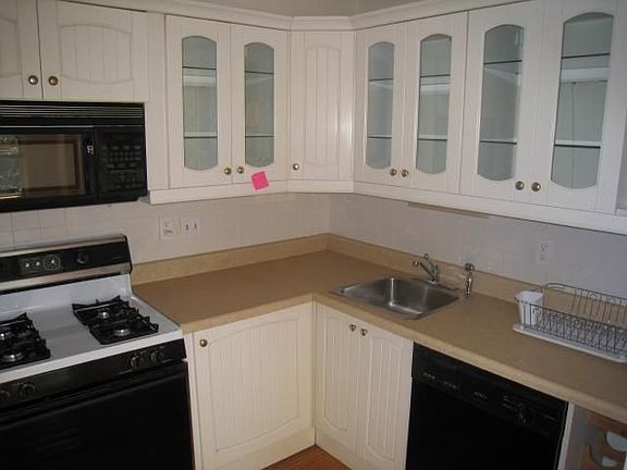 5th image of 76 Essex St #2