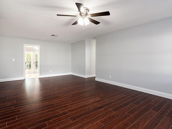 2nd image of 616 14th Ave